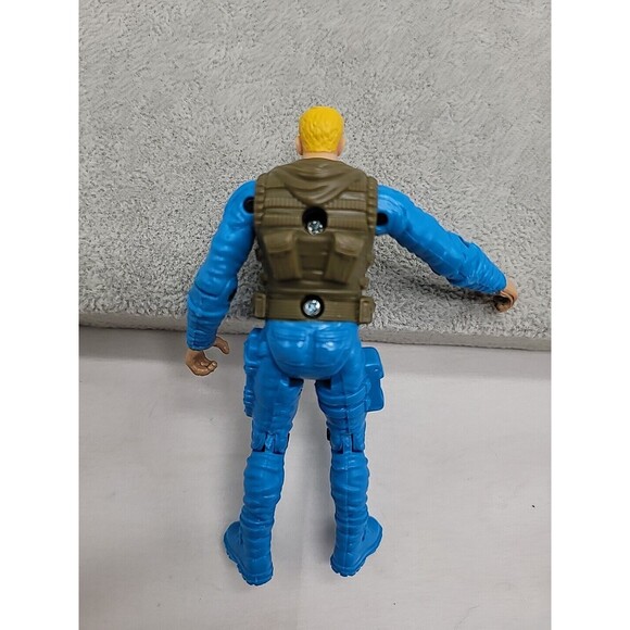 G.I JOE 4” ACTION FIGURE TOY  BLOND HAIR BLUE CLOTHES AND BROWN VEST - Picture 15 of 16